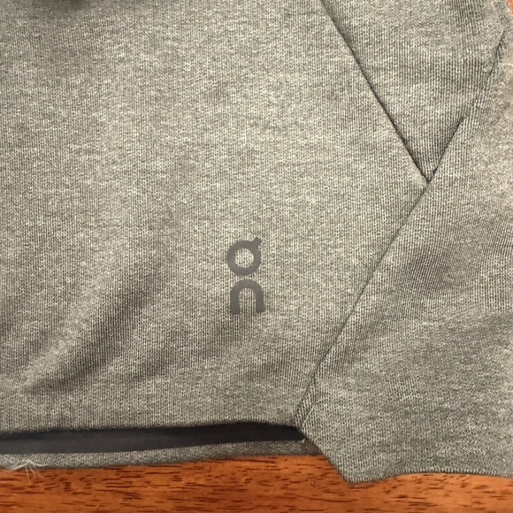 On Cloud Running Technical Hoodie Pullover 1/4 Zip Jacket Men's Medium Gray - Picture 3 of 12